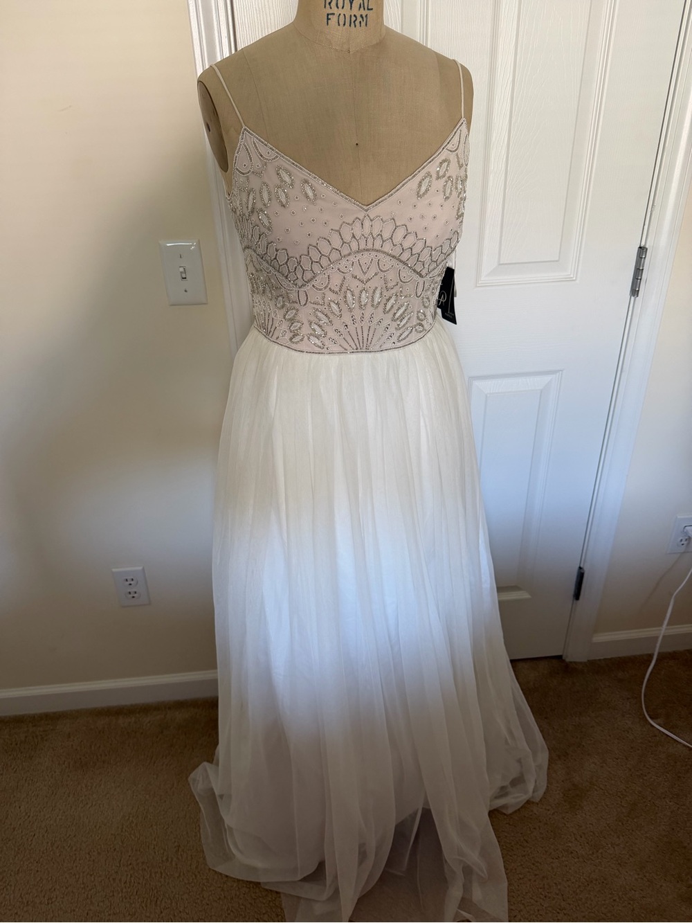 NWT Adrianna Papell Ivory Beaded Wedding/Formal Gown
